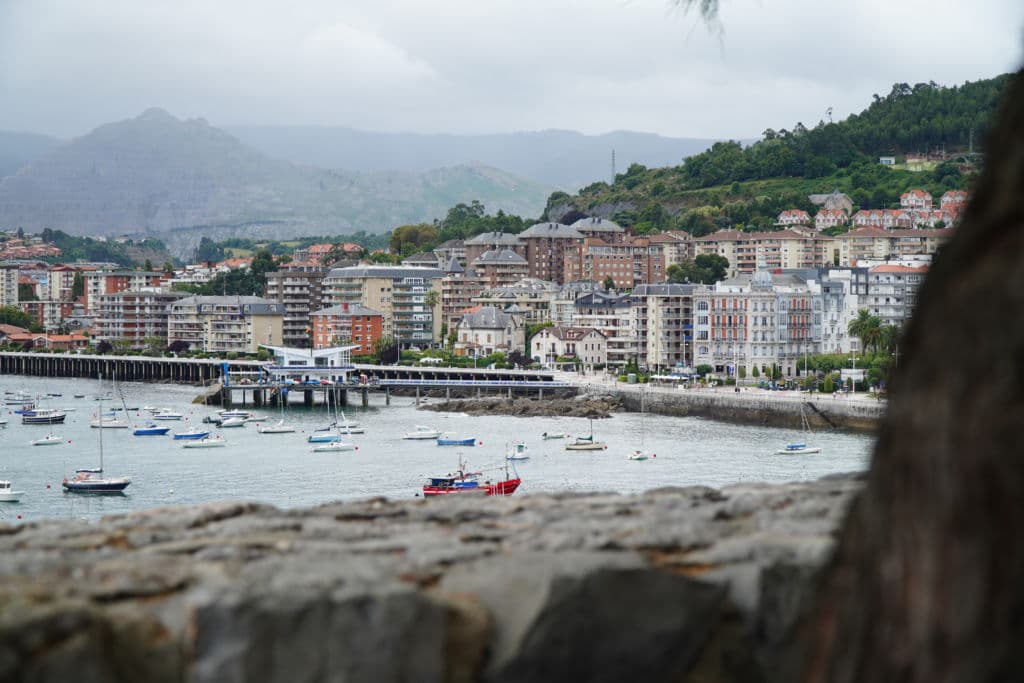 Descubre Castro Urdiales: Un paraíso para los amantes de las furgonetas camper